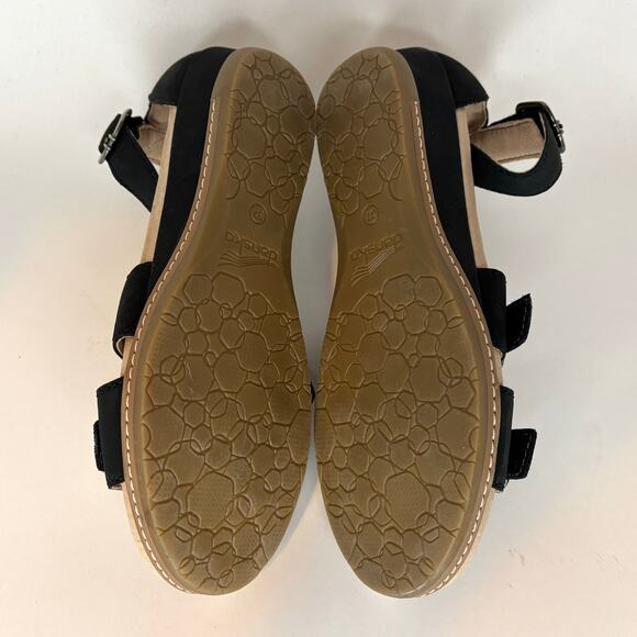 Dansko Women’s 7 / 37 Astrid Comfort Sandal Low Wedge Black Leather Strappy - Picture 10 of 10